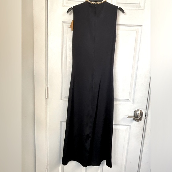 Iceberg Dress - Picture 4 of 6